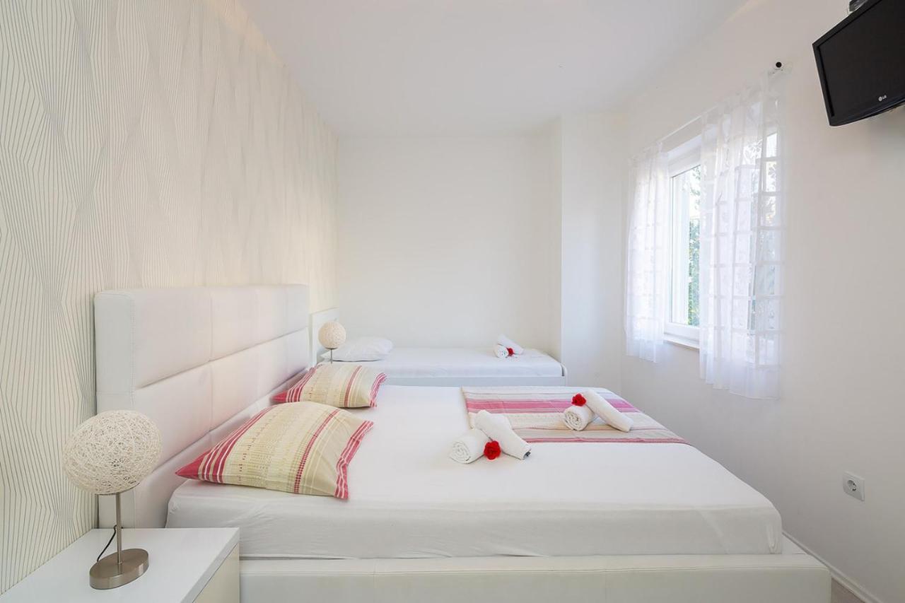 Apartmani Kaštelančić Podstrana Bagian luar foto