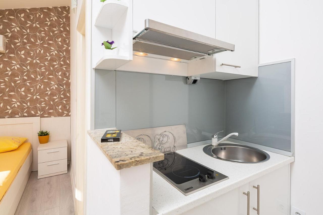 Apartmani Kaštelančić Podstrana Bagian luar foto