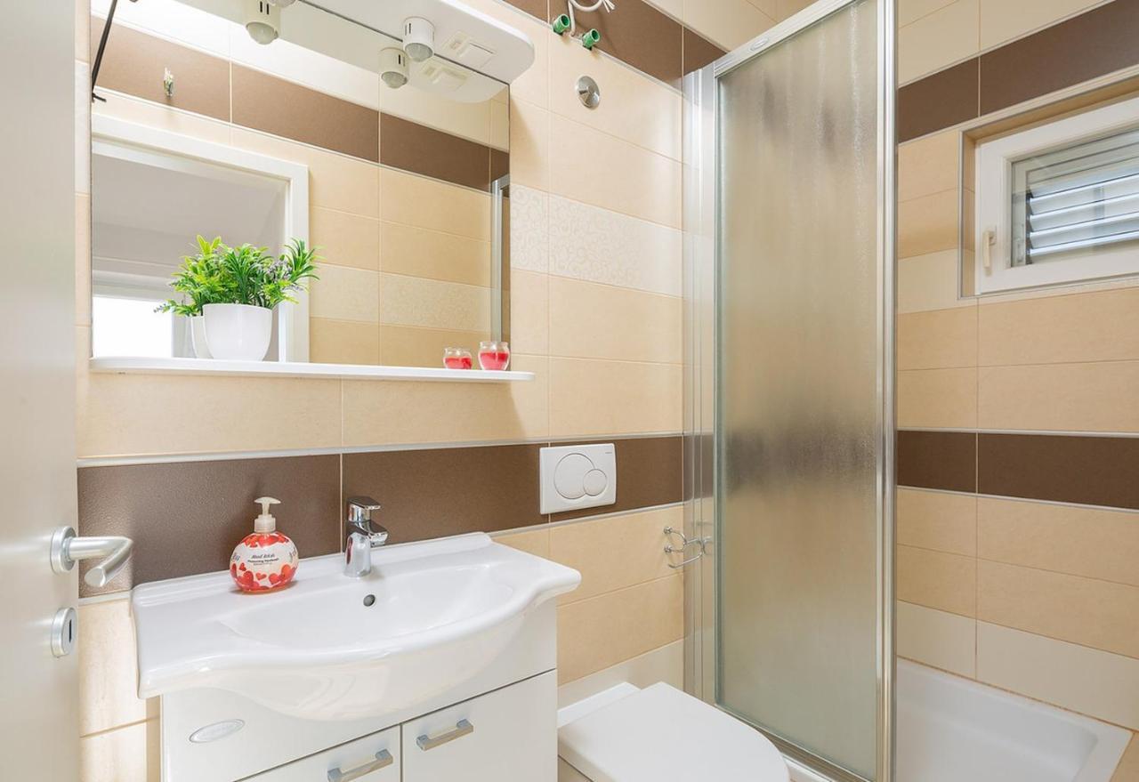 Apartmani Kaštelančić Podstrana Bagian luar foto