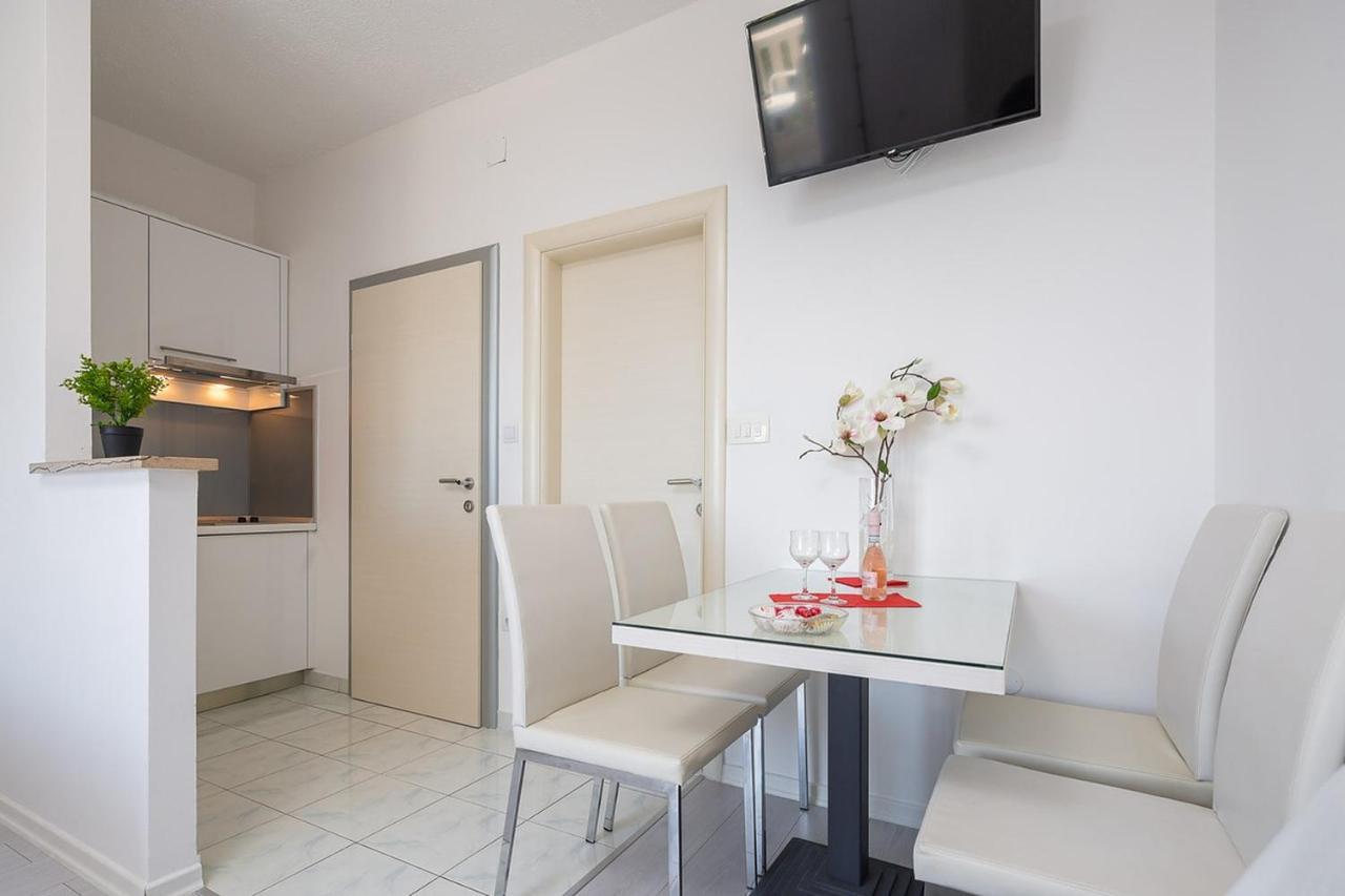 Apartmani Kaštelančić Podstrana Bagian luar foto